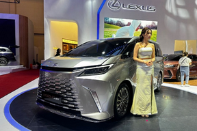Lexus LM 500h