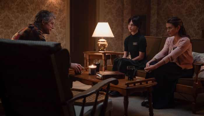 Sinopsis Heretic, Film Psikologis Horor Terbaru yang Super Menegangkan!