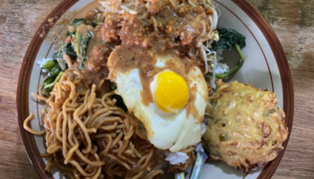 Weekend Paling Asyik Cobain Kuliner Legendaris Ungaran, Ada Bebek Martien yang Juicy!