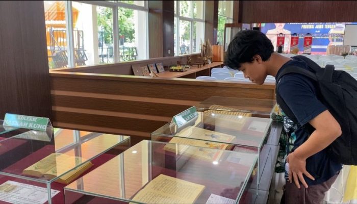 Menelusuri Jejak Sejarah Lewat Manuskrip dan Naskah Kuno di Perpustakaan Jawa Tengah