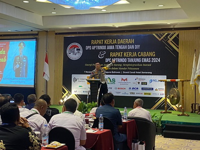 Ratusan pengusaha truk Aptrindo Jawa Tengah