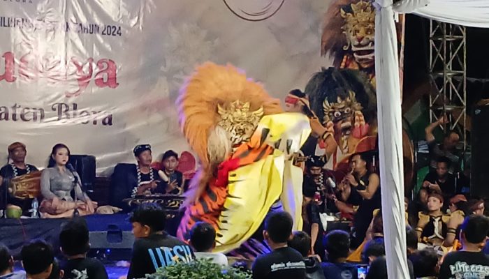 Sosialisasi Pengawasan Partisipatif dan Lestarikan Budaya, Bawaslu Blora Gelar Pagelaran Barongan