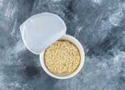 Cegah Sebelum Terlambat! Begini Bahaya Makan Mi Instan yang Direbus dalam Plastik