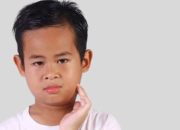 Ilustrasi anak kena penyakit gondongan. (mitrakeluarga.com)