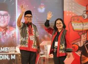 Sengketa Semarang | Pasangan calon walikota dan wakil walikota Semarang nomor urut 01, Agustina Wilujeng Pramestuti dan Iswar Aminuddin dalam debat perdana Pilwalkot di Semarang. (Dok)