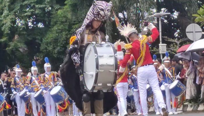 Meriahkan HUT ke-275 Kabupaten Blora, Marching Band Gita Abdi Praja IPDN Tampil di Pawai Budaya