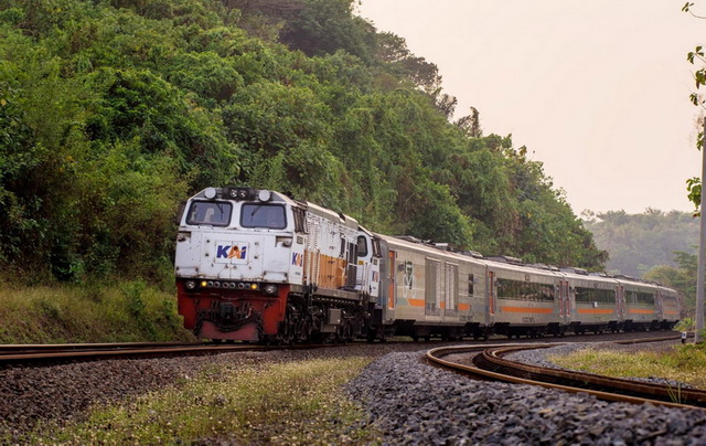Diskon 50 Persen! Nikmati Perjalanan Eksekutif Direct Train Gambir-Semarang Tawang dari KAI