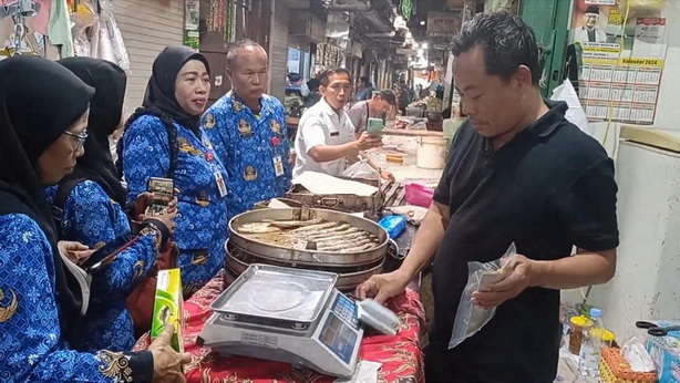 Sidak Keamanan Pangan di Semarang Jelang Nataru, Temukan Bahan Berbahaya Formalin dan Pestisida