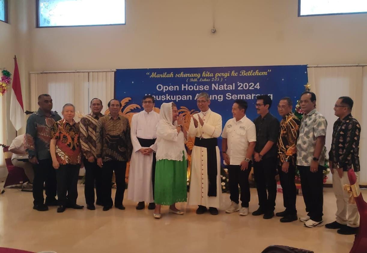Momen Haru Mbak Ita Menitikan Air Mata Saat Kunjungi Keuskupan Agung Semarang