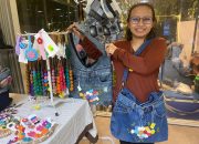 Kreatif! Kisah Ibu-ibu “Kendi Craft” Sulap Jeans Bekas jadi Tas: Modelnya Trendy dan Disukai Anak Muda