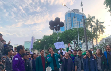 Persatuan Mahasiswa se-Jabodetabek dalam aksi penolakan kenaikan PPN 12 persen, Jakarta, Jumat 27 Desember 2024. (ant)