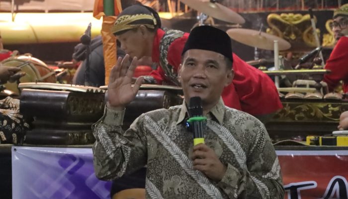 Nguri-uri Budaya Tradisional, Ketua DPRD Jateng Sumanto Gelar Pentas Wayang Kulit di Karanganyar