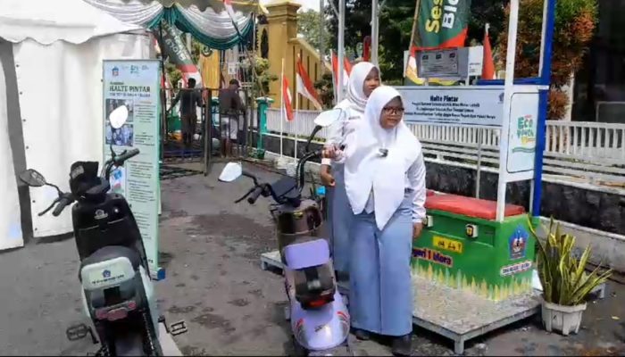 Kreatif! Dua Pelajar SMA di Blora Ciptakan Inovasi Alat Bantu Penambah Daya Motor Listrik Hybrid