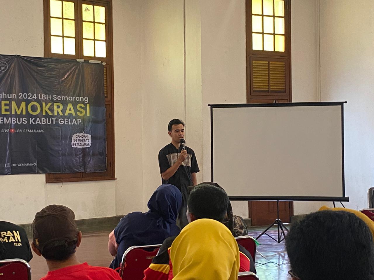 Direktur LBH Semarang, Arief