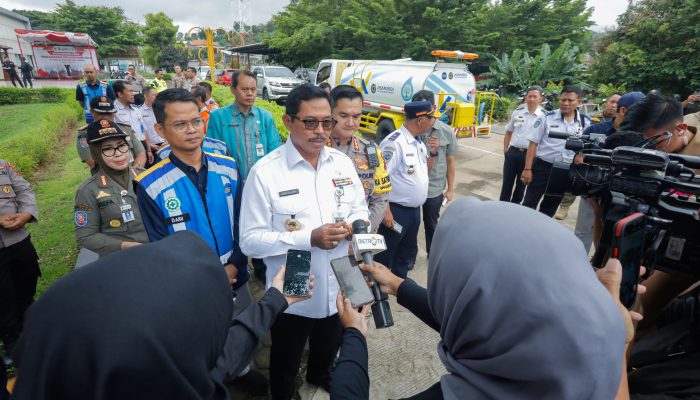 Pj Gubernur Jateng Pantau Arus Mudik Nataru, Lalu Lintas Terpantau Lancar