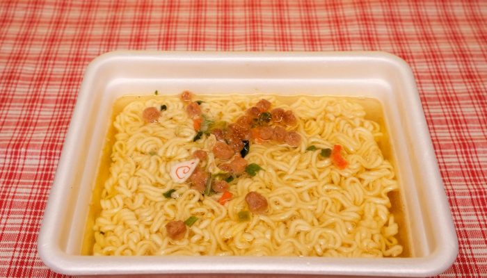 Ramai Klaim Setop Makan Mie Instan Bikin Wajah Glowing, Ini Kata Pakar