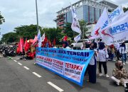 Unjuk Rasa di Depan Kantor Gubernur, Serikat Buruh Tuntut Pemprov Jateng Tetapkan Upah Minimum Sektoral