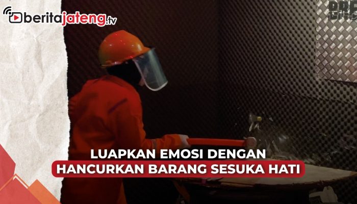 Video Luapkan Emosi dengan Hancurkan Barang Sesuka Hati di Break It Semarang