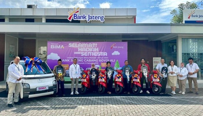Pensiunan Guru Raih Hadiah Mobil Listrik dari Bank Jateng Boyolali, Punya Tabungan Bima Sejak 2005