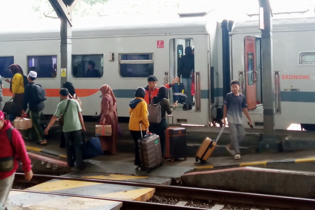 KAI Daop 4 Semarang Berangkatkan 25 Ribu Penumpang di Awal Tahun 2025