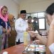 Mendikdasmen Tinjau Program Makan Bergizi Gratis untuk 2.679 Siswa di SMPN 12 Semarang