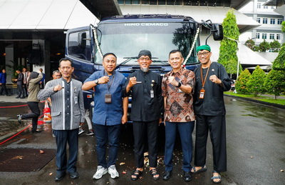 Pemprov Jateng Terima Hibah 2 Truk dari BI untuk Kendaraan Pengendali Inflasi