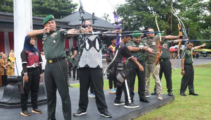 Meriahkan HUT Ke-74 Korps Ajudan Jenderal, Pangdam IV/Diponegoro Buka Archery Open dan Bazar di Semarang