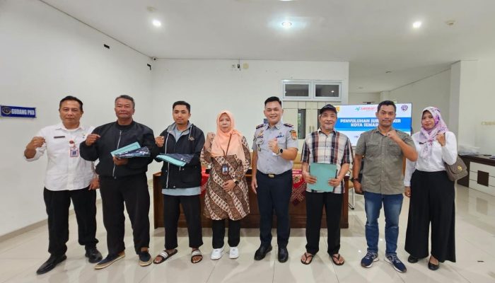 Dishub dan Bank Indonesia Beri Apresiasi Juru Parkir Dengan Transaksi E-Parkir Terbanyak