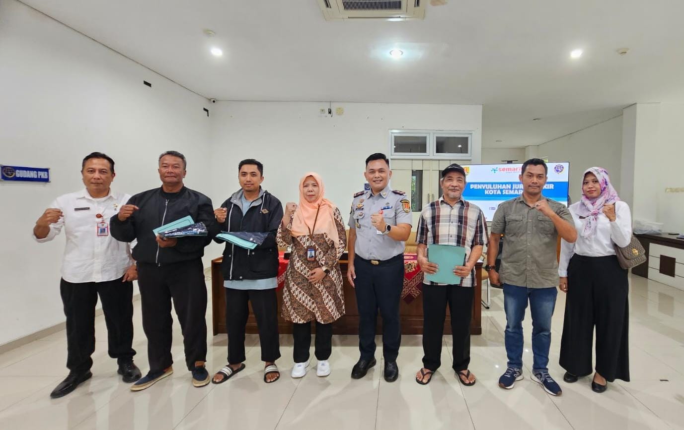 Dishub dan Bank Indonesia Beri Apresiasi Juru Parkir Dengan Transaksi E-Parkir Terbanyak