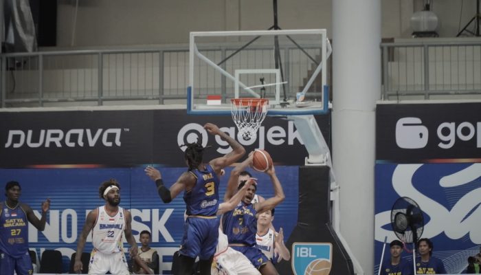 Satya Wacana Salatiga Raih Kemenangan Kedua di IBL 2025, Rajawali Medan Kembali Tumbang