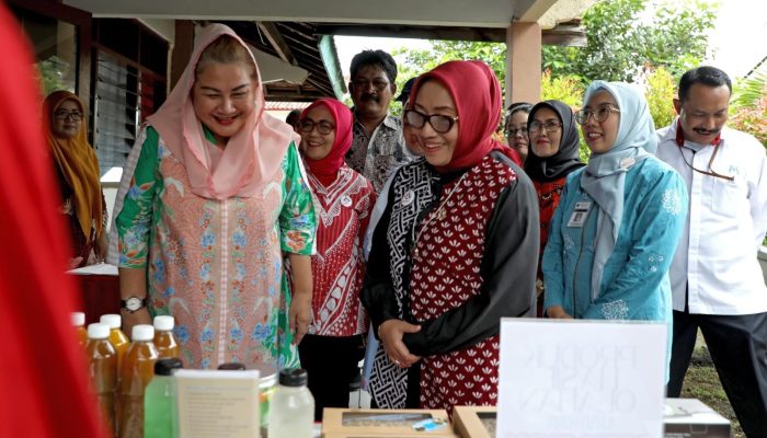 Menteri PPPA Apresiasi Kelurahan Petompon sebagai Model Kelurahan Ramah Perempuan dan Peduli Anak