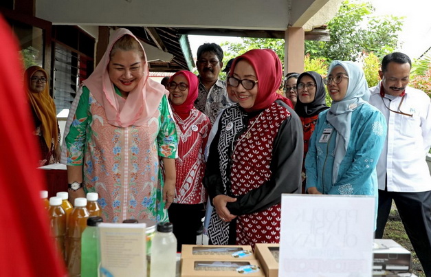 Menteri PPPA Apresiasi Kelurahan Petompon sebagai Model Kelurahan Ramah Perempuan dan Peduli Anak
