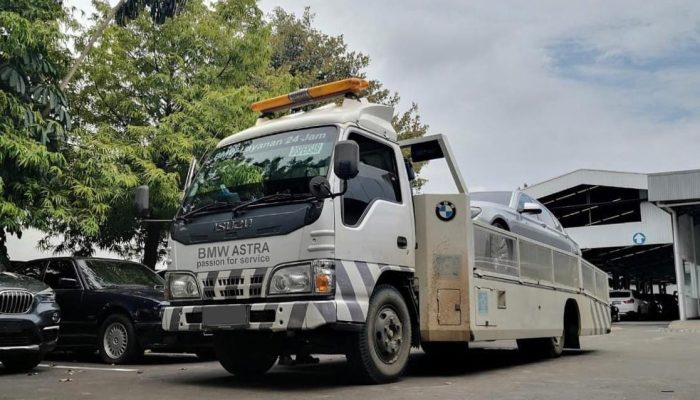 BMW Astra Siapkan Layanan Evakuasi Gratis untuk Mobil yang Terjebak Banjir di Jabodetabek