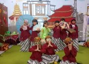 Serunya Siswa TKN Pembina Belajar Budaya di Pasar Semawis Mini, Gak Kalah Sama yang Asli!