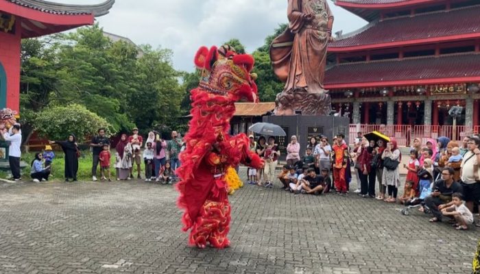 Video Klenteng Sam Poo Kong Semarang Sajikan Banyak Acara Imlek