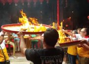 Menengok Sembahyang Toa Pek Kong Naik, Ritual Antarkan Dewa-Dewi ke Nirwana Jelang Imlek