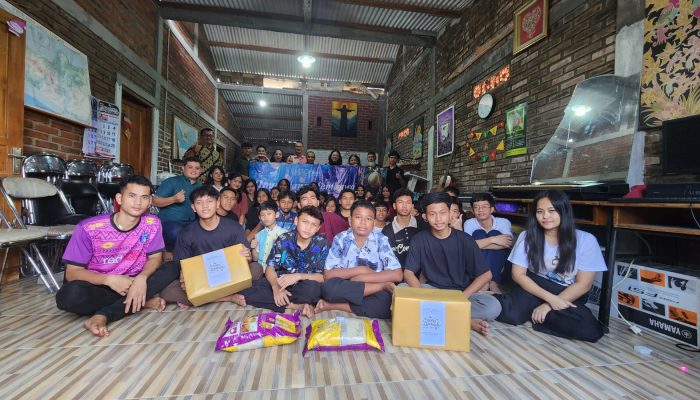 Kehangatan Suasana Natal Bersama Panti Asuhan Lima Roti Dua Ikan dan Aston Inn Pandanaran Semarang