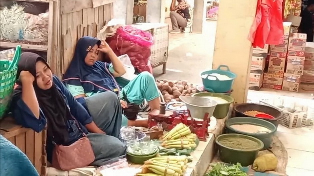 Kenaikan harga bahan pokok