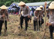 Dukung Program Ketahanan Pangan, Polres Blora Gelar Aksi Tanam Jagung bersama KTH