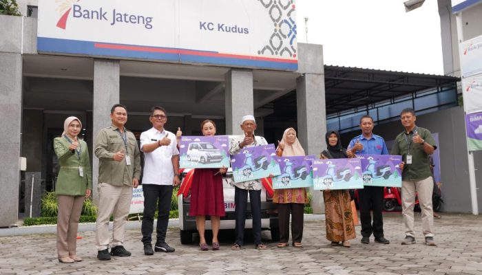 Sekda Kudus Serahkan Hadiah Utama Mobil Listrik di Undian Tabungan Bima Bank Jateng