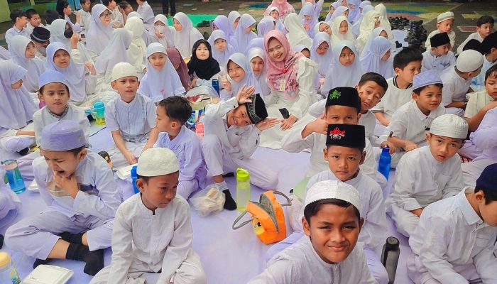 Juseria, Cara SDN Pedurungan Tengah 02 Kenalkan Siswa Makanan Tradisional yang Sehat