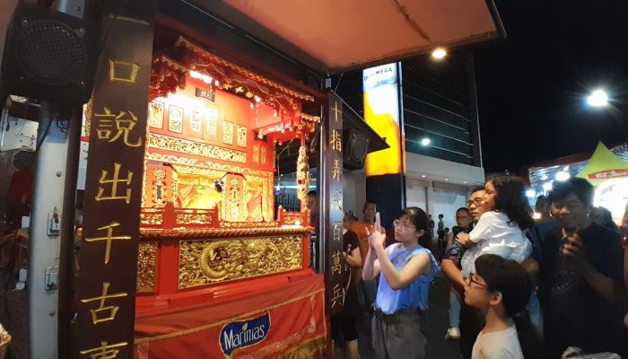 Menjaga Tradisi Imlek Lewat Kesenian Wayang Potehi