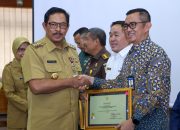Berhasil Kendalikan Inflasi, Pemprov Jateng Berikan Penghargaan 12 Anggota TPID Eksternal