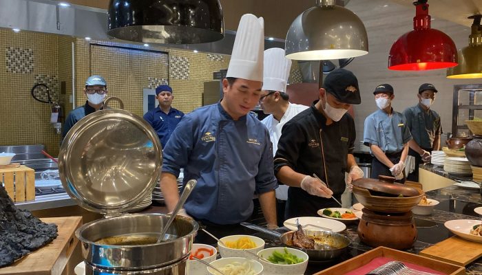 Video Hotel Tentrem Tawarkan Menu Bukber Mewah dari 3 Kota