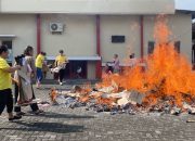 Klenteng Grajen Gelar Cisuak-Poun, Tradisi Tolak Bala dengan Bakar Ratusan “Orang-orangan”