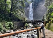 Pesona Air Terjun Grojogan Sewu Tawangmangu, Pemandangan Alam Yang Asri dan Udara Sejuknya