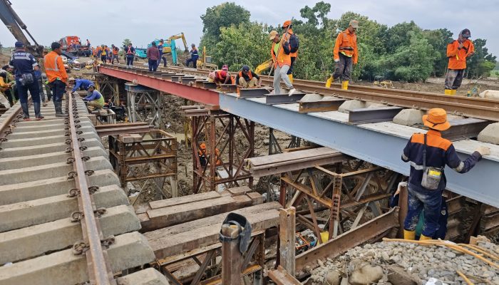 KAI Targetkan Normalisasi Jalur Kereta di Grobogan Selesai 5 Februari 2025