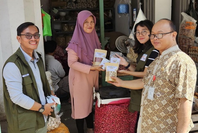 Dishantan Kota Semarang Tingkatkan Keamanan Pangan di Pasar Lewat Program 'Jempol Pak Kuat'
