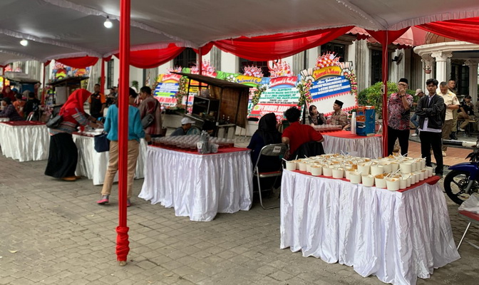 12.000 Porsi Makanan Gratis Bagi Masyarakat Di Pesta Rakyat Penyambutan Walikota Semarang