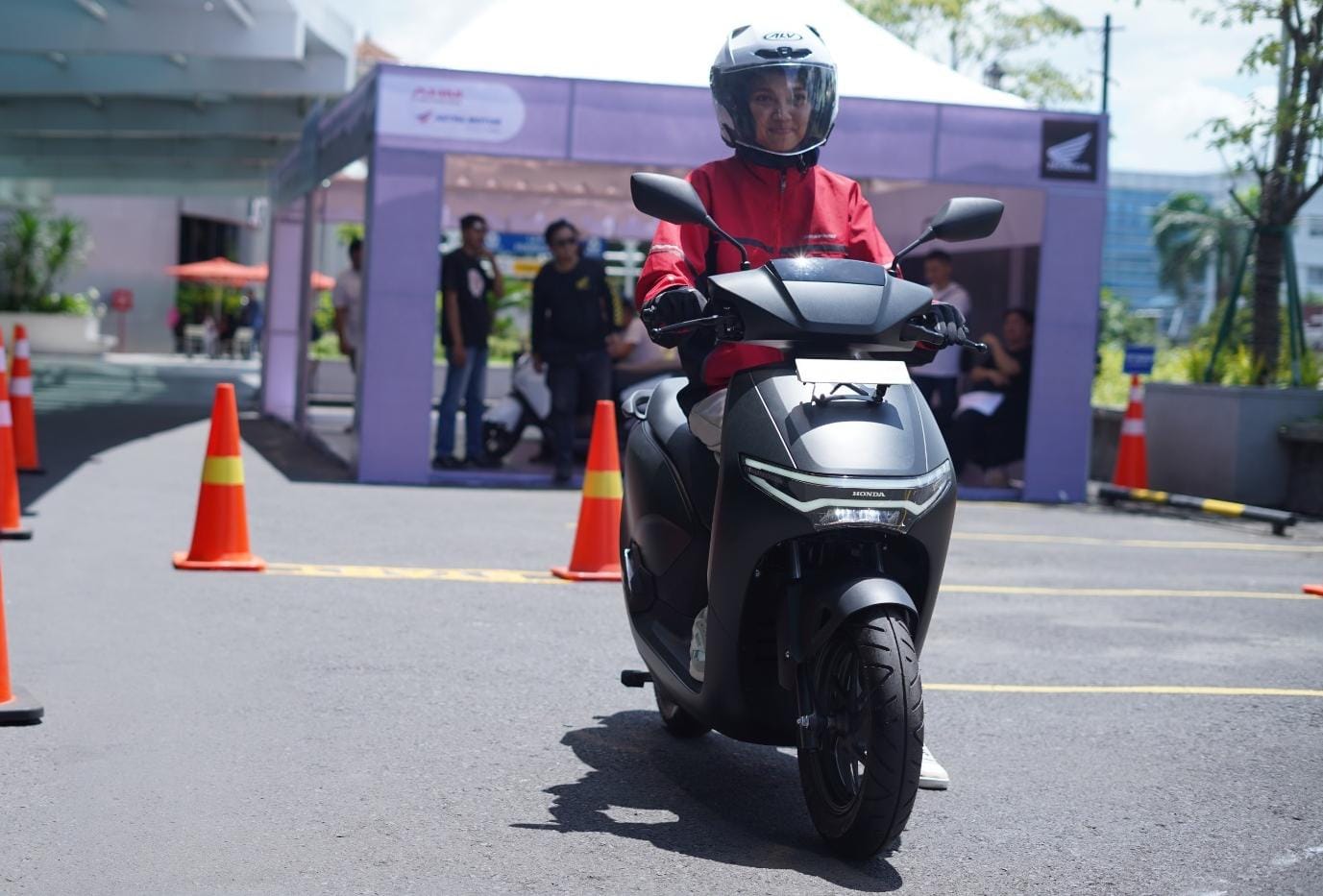 Honda ICON e: dan CUV e: Resmi Hadir di Jawa Tengah dengan Teknologi Canggih dan Desain Modern